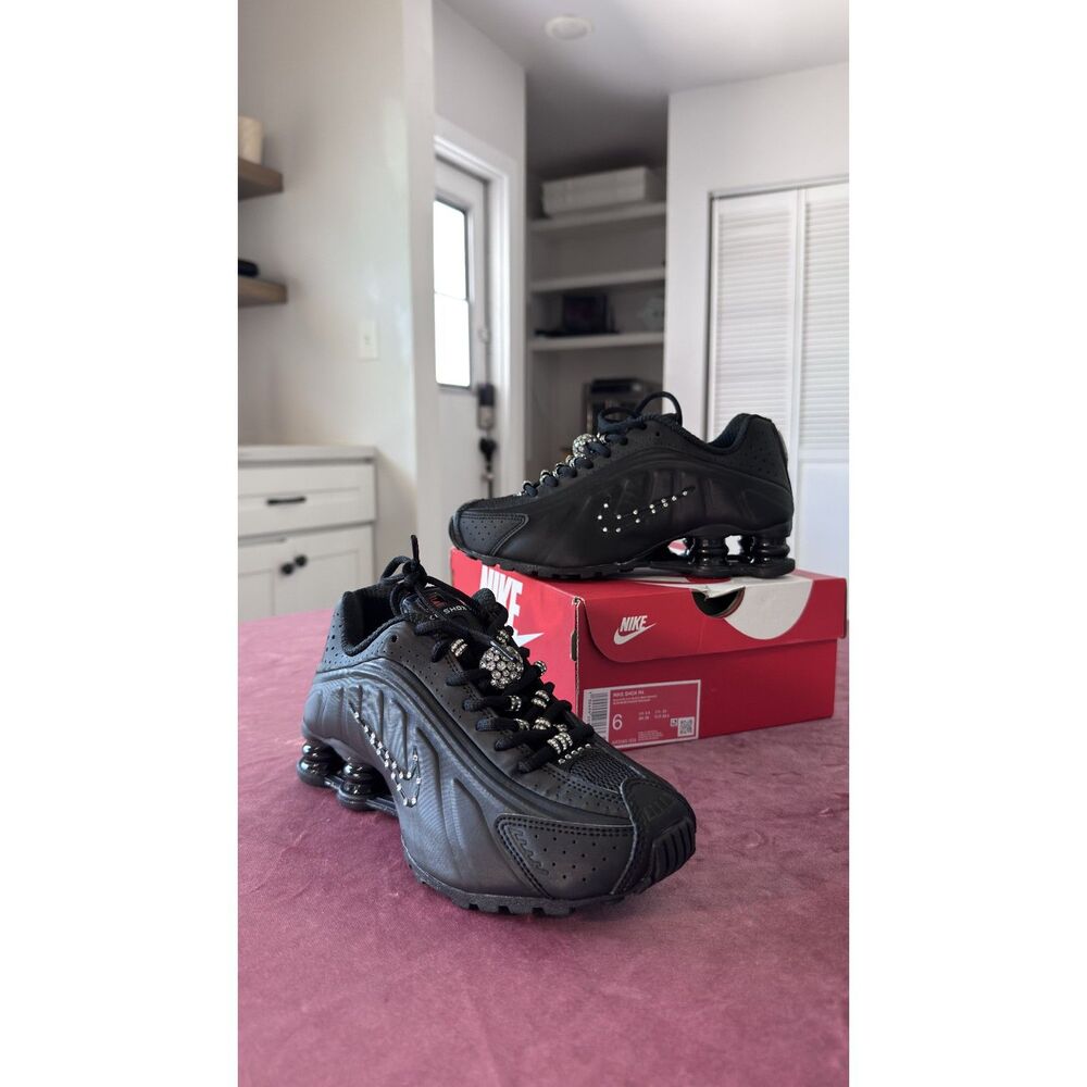 NIKE SHOX R4
